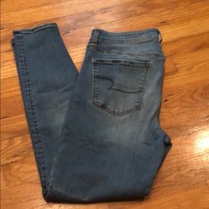 American Eagle Hi-Rise Jegging
